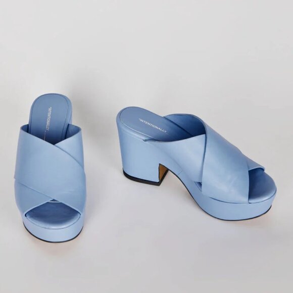 Intentionally Blank Dame Heeled Platform - Picture 1 of 5